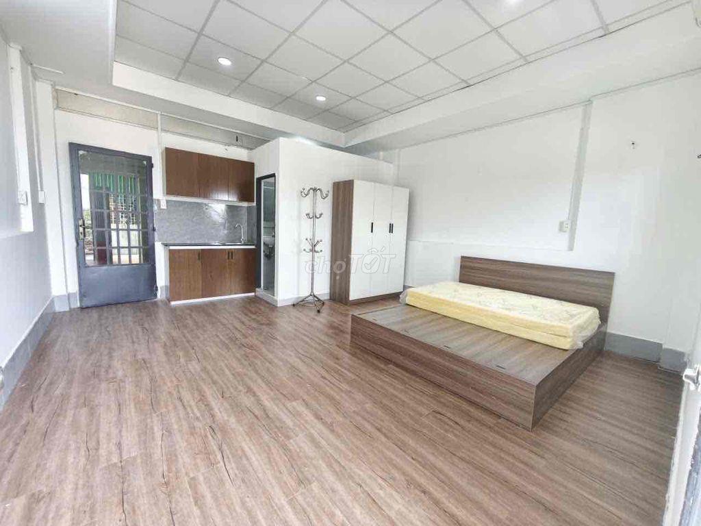 chính chủ cho thuê phòng 30m2 ban công rộng thoáng 4,5tr
