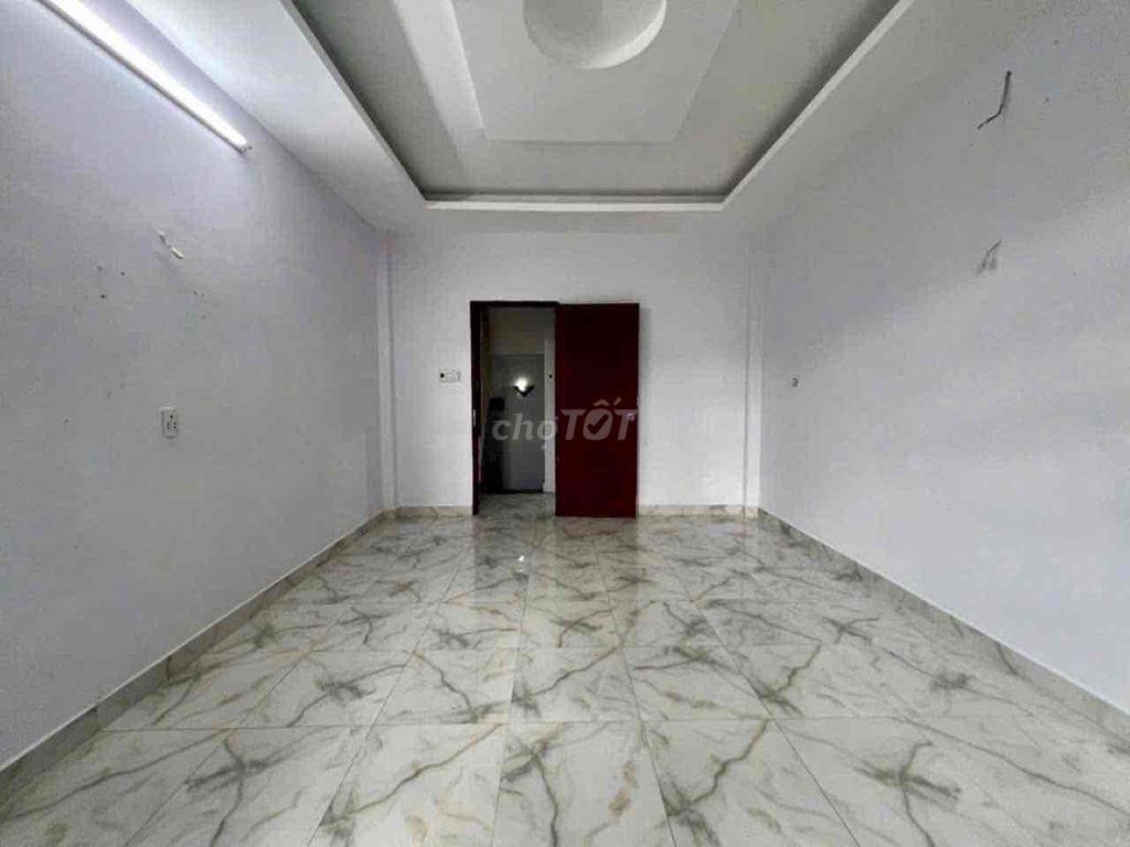 cho thuê nhà 1/ quang trung gv 2pn 3wc 11,5tr