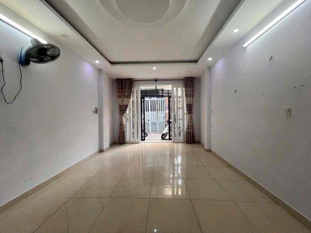 cho thuê nhà 1/ quang trung gv 2pn 3wc 11,5tr