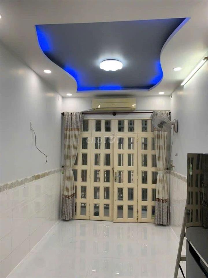 Hẻm Trần Hưng Đạo, Quận 1, 1 Trệt 3 Lầu, 120m2, 2PN 3WC