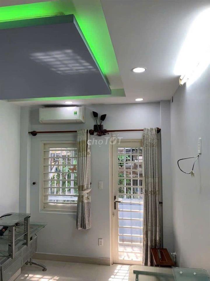 Hẻm Trần Hưng Đạo, Quận 1, 1 Trệt 3 Lầu, 120m2, 2PN 3WC