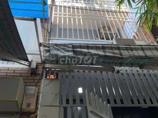Hẻm Trần Hưng Đạo, Quận 1, 1 Trệt 3 Lầu, 120m2, 2PN 3WC