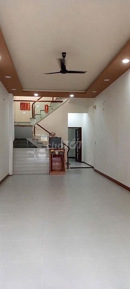 CHO THUÊ NHÀ MẶT TIỀN PHÚ THỌ, Q.11 - 4.2x20 - 3PN 2WC