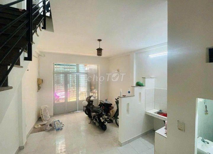 Hẻm Lạc Long Quân - Quận Tân Bình, 50m2, 1 Trệt 1 Lầu, 2 Phòng 2WC