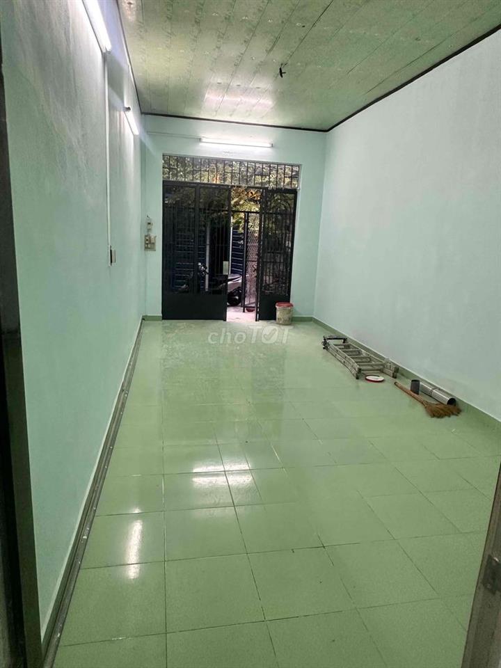 Cho thuê nhà vị trí cực đẹp gần chợ, trường học, nhà thờ