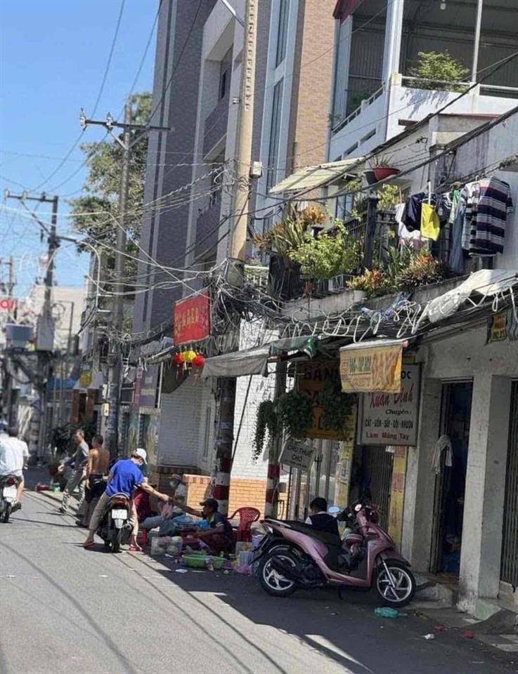 Cho thuê nhà vị trí cực đẹp gần chợ, trường học, nhà thờ
