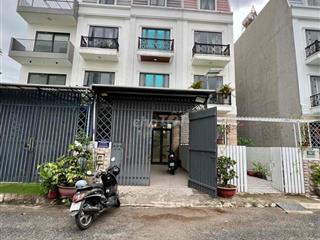 Cho Thuê Nhà Ngay Cầu An Lộc DT 4x20 1Trệt 3Lầu 5Pn 6Wc Sân Ôtô 7 Chổ