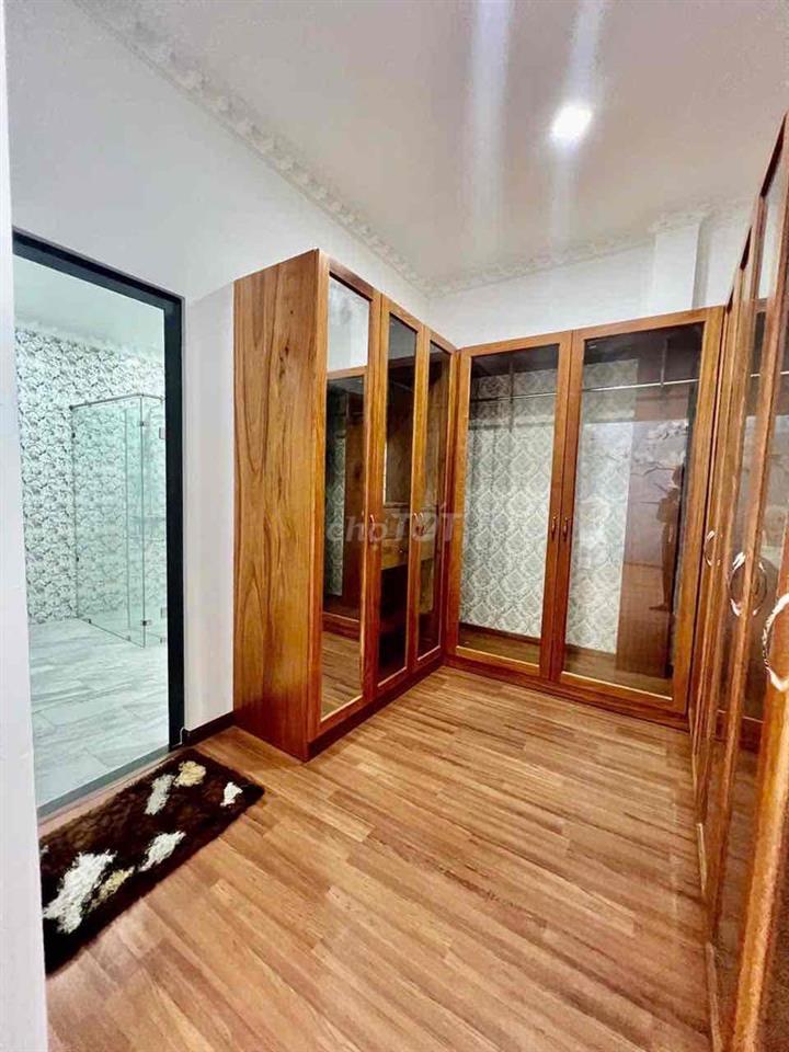 Cho Thuê Biệt Thự DT 7x20 1Trệt 1Lầu 3Pn 4Wc Gara Ôtô Đường 7M