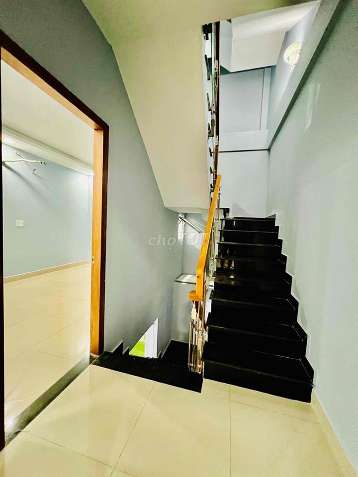 Cho Thuê Nhà DT 4x30 1Trệt 2Lầu 4Pn 3Wc Có Sân Sau Hẻm Rộng Xe Tải