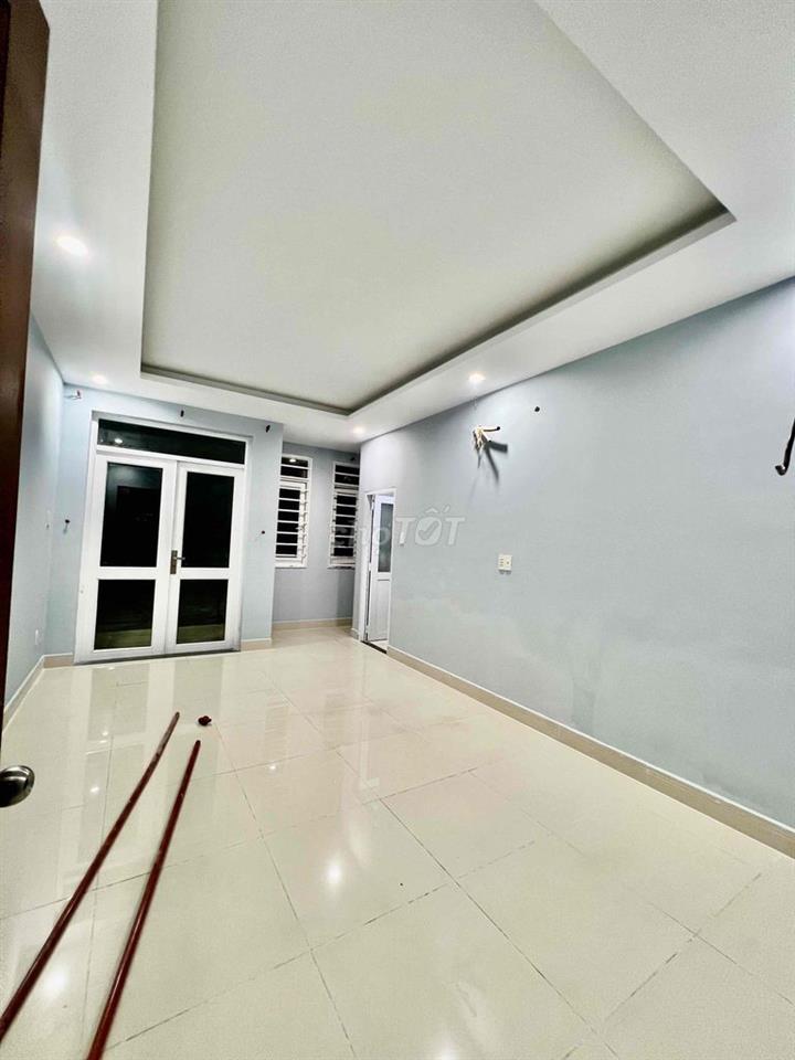 Cho Thuê Nhà DT 4x30 1Trệt 2Lầu 4Pn 3Wc Có Sân Sau Hẻm Rộng Xe Tải