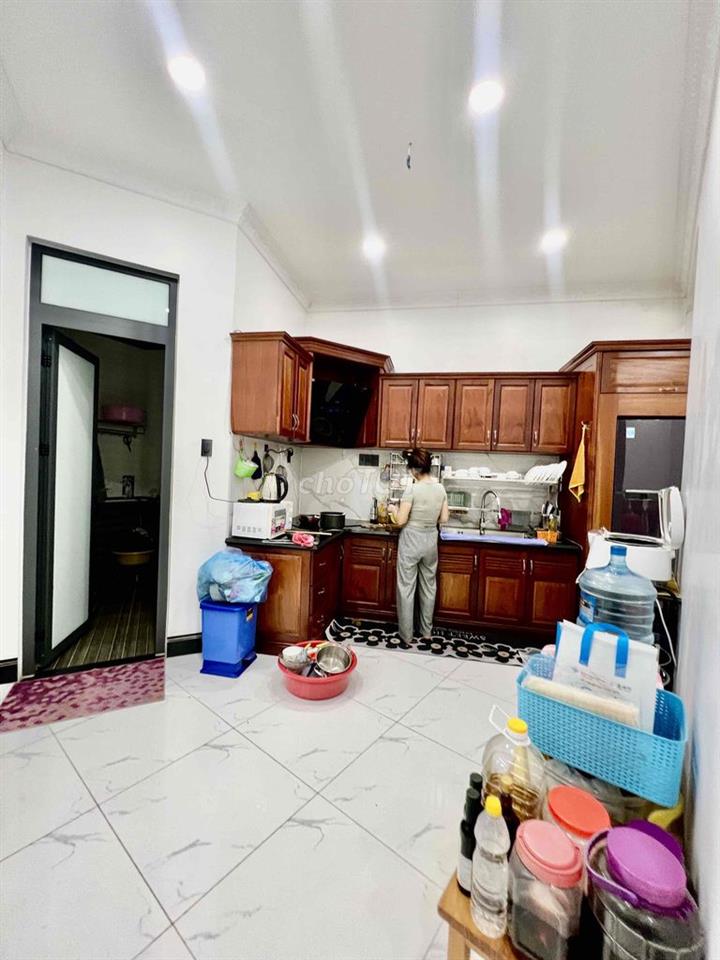 Cho Thuê Nguyên Căn Biệt Thự Siêu Rẻ DTSD 800m2 1Trệt 3Lầu 6Pn 6Wc