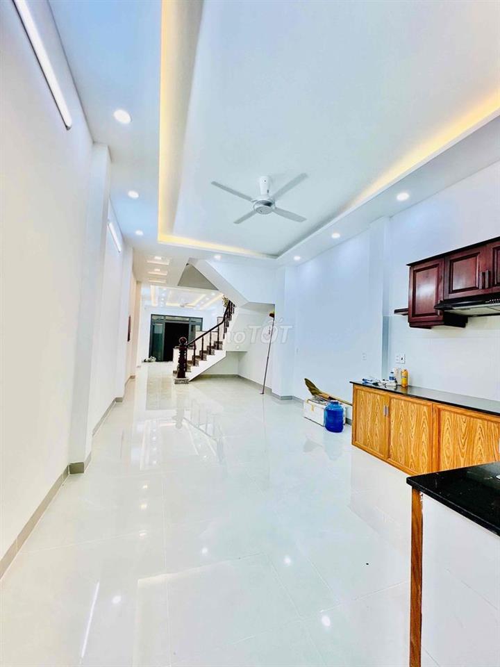 Cho Thuê Nhà DT 4x22 1Trệt 2Lầu 4Pn 3Wc Sân Rộng Hẻm Xe Tải Hợp Ở
