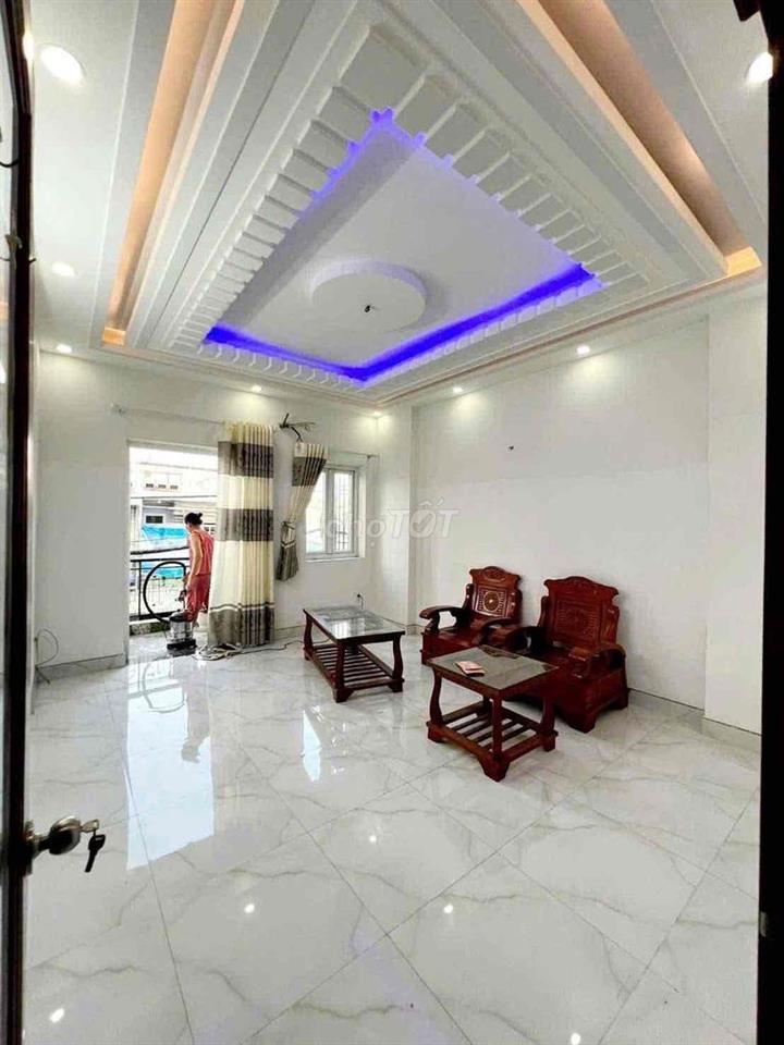Cho Thuê Nhà 1Sẹc Ngắn Hà Huy Giáp DT 4x16 1Trệt 3Lầu 4Pn 5Wc