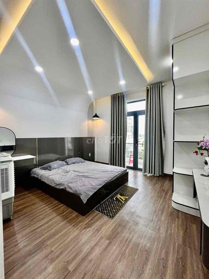Cho Thuê Nhà Đẹp Như Hình DT 4x15 1Trệt 1Lửng 3Lầu 4Pn 5Wc Sân Thượng