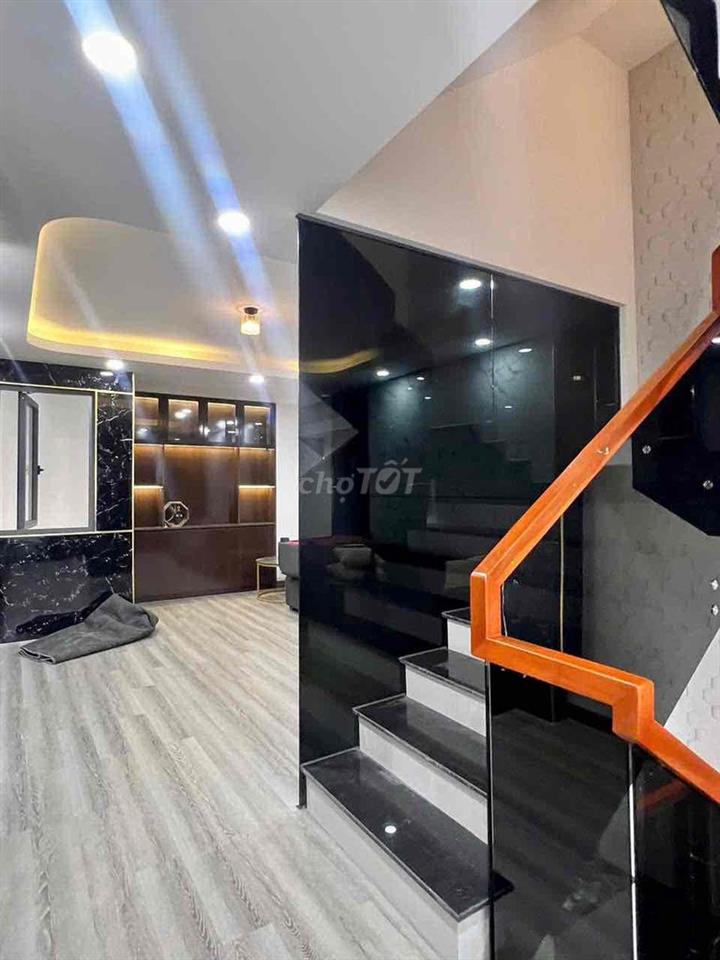 Cho Thuê Nhà Đẹp Như Hình DT 4x15 1Trệt 1Lửng 3Lầu 4Pn 5Wc Sân Thượng