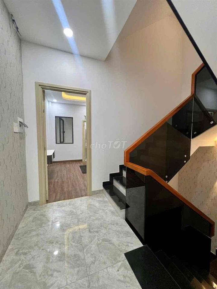 Cho Thuê Nhà Đẹp Như Hình DT 4x15 1Trệt 1Lửng 3Lầu 4Pn 5Wc Sân Thượng
