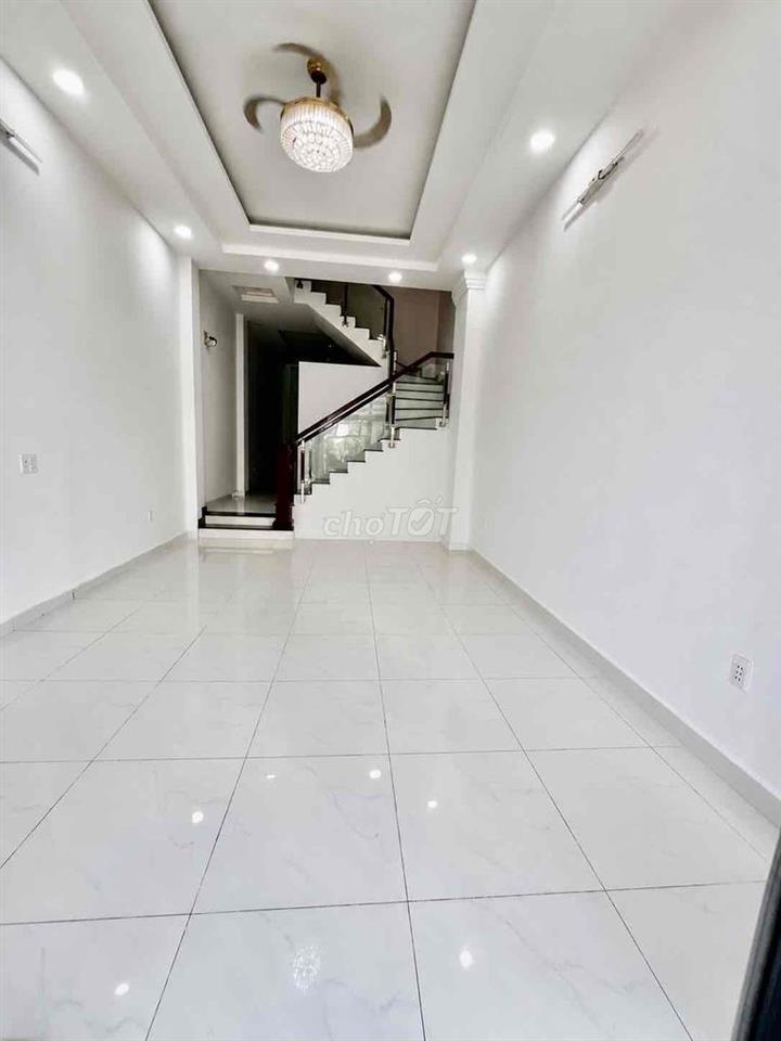 Cho Thuê Nhà Gần Nguyễn Văn Thệ DT 250m2 1Trệt 3Lầu 4Pn 5Wc Hẻm Tải