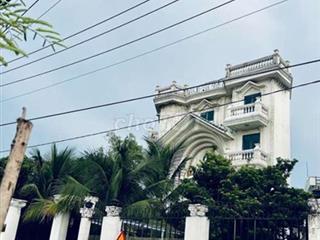 BIỆT THỰ SÂN VƯỜN,SẴN CÂY ĂN TRÁI,DT15*30M,2LAU,6PN,6WC,SÂN ĐẬU MẤYOTO