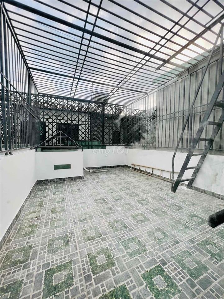 Cho Thuê Nhà Phố DT 250m2 1Trệt 1Lửng 3Lầu 4Pn 5Wc Đường Xe Tải 10M