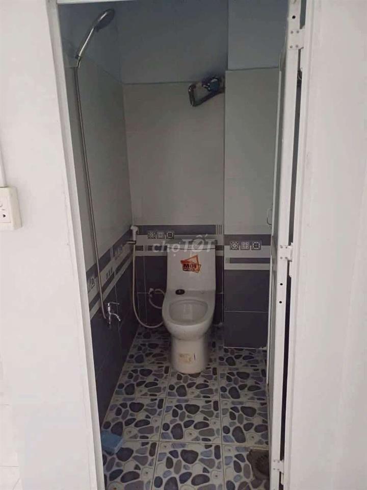 nhà dt 4*10m,gac lững,1pn,cổng rào, cách cây xăng lý quý 300m,