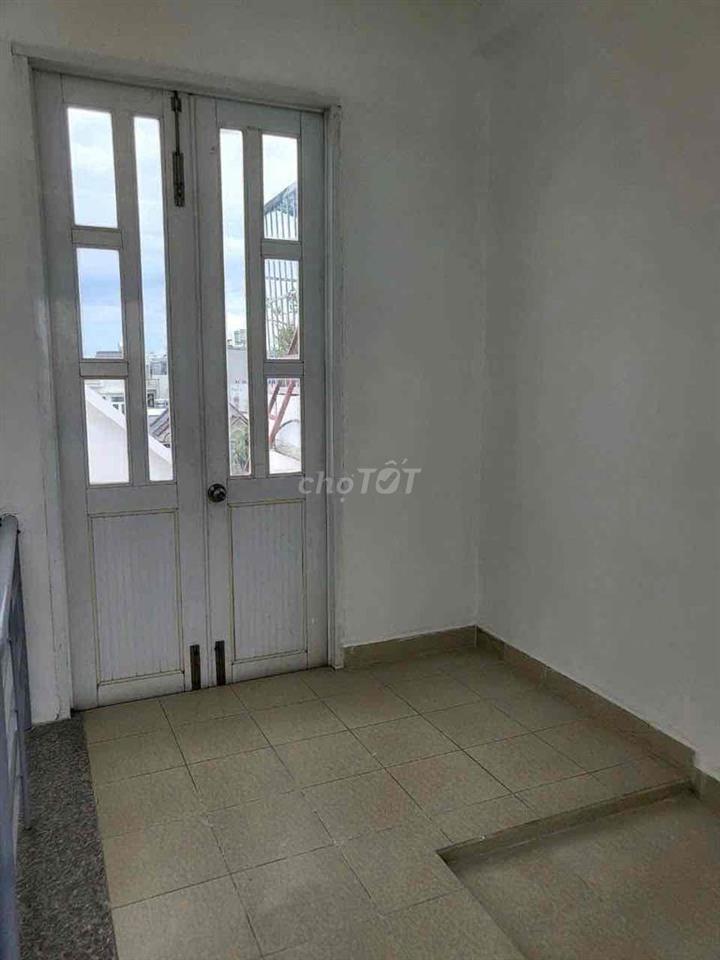 Cho Thuê Nhà Gần Chợ Cầu Đồng DT 180m2 1Trệt 2Lầu 4Pn 3Wc Sân Xe Máy