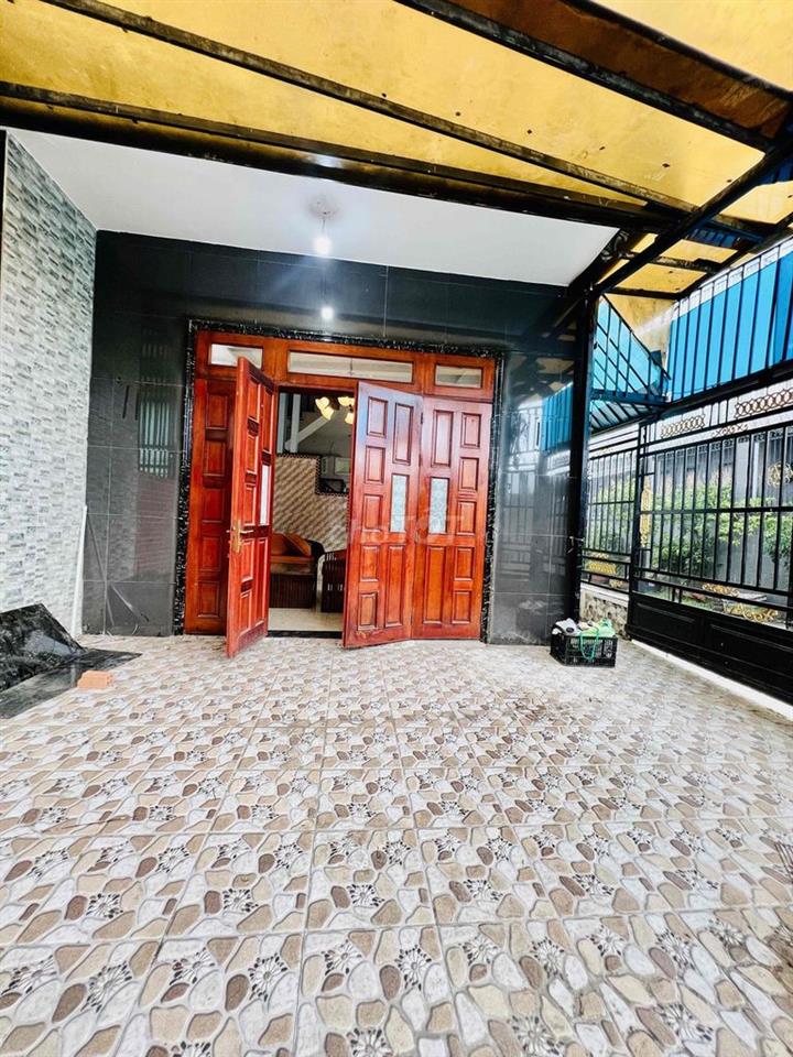 Cho Thuê Nhà DT 6x15m 1Trệt 1Lầu 4Pn 3Wc Sân Rộng Ôtô Hẻm 1 Sẹc Ngắn