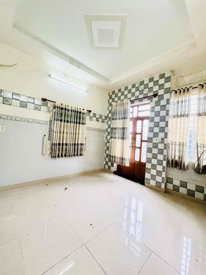 Cho Thuê Nhà DT 6x15m 1Trệt 1Lầu 4Pn 3Wc Sân Rộng Ôtô Hẻm 1 Sẹc Ngắn
