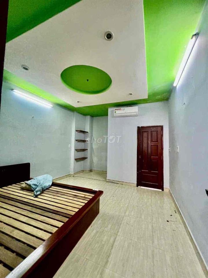 Cho Thuê Biệt Thự DT 8x15 1Trệt 2Lầu 4Pn 3Wc Sân Đậu 2 Chiếc Ôtô