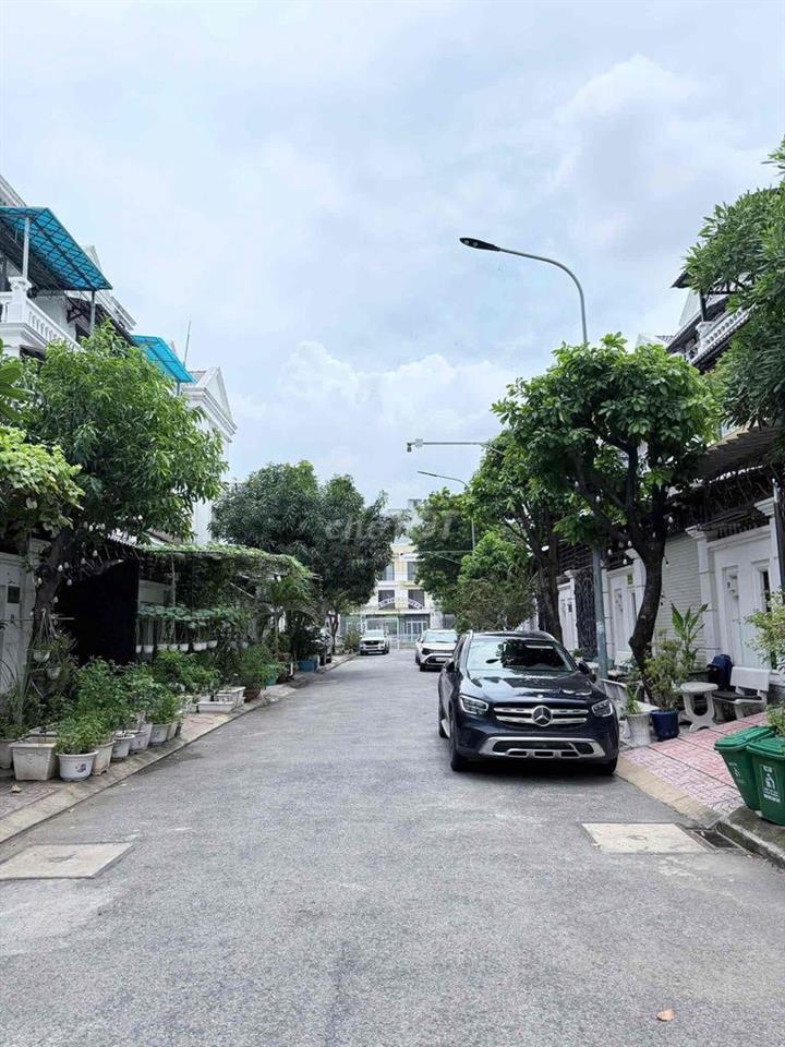 Cho Thuê Biệt Thự Vạn Xuân DT 6x15m 1Trệt 2Lầu 4Pn 4Wc Sẳn Nội Thất