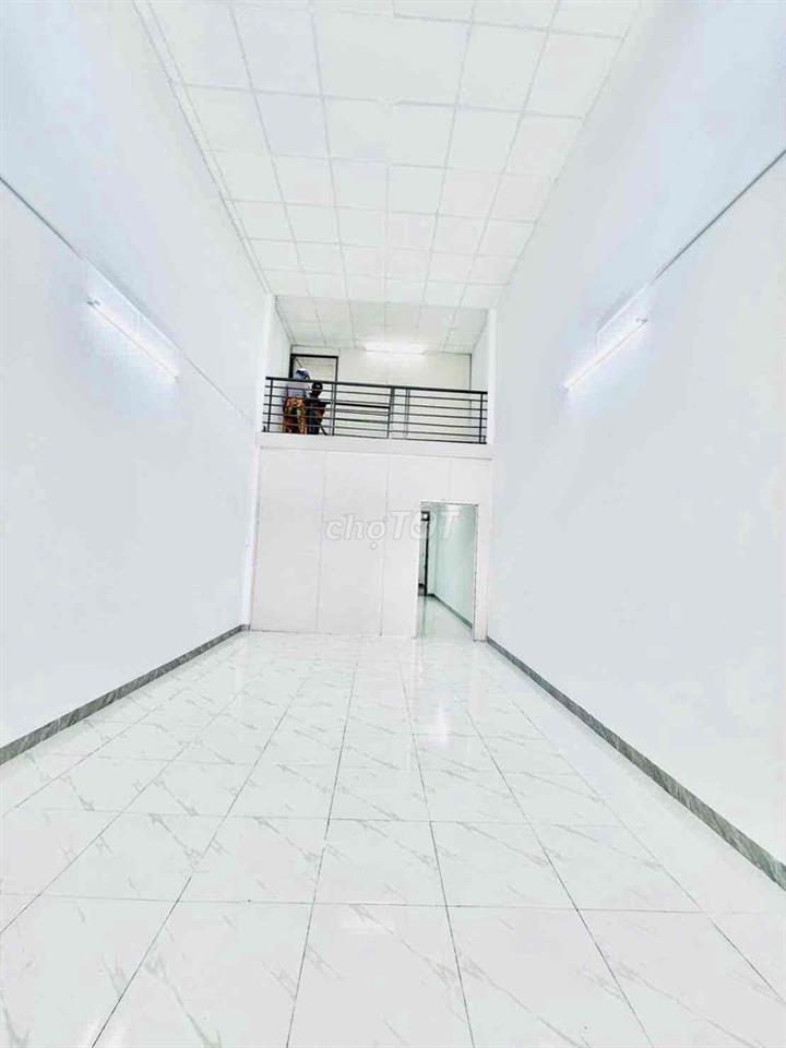 Cho Thuê Nhà DT 6x20m 1Trệt 2Lầu 6Pn 7Wc Sân Rộng Ôtô Nhà Căn Góc Mát
