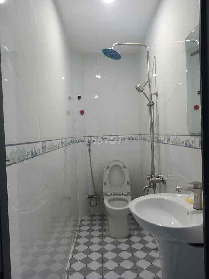 Cho Thuê Nhà Thạnh Lộc 13 DT 75m2 1Trệt 1Lửng 2Pn 1Wc Ngay Bông Sen