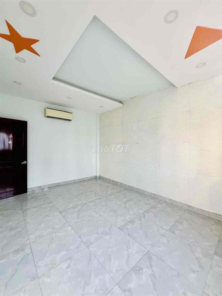 Cho Thuê Biệt Thự DT 10x40m 1Trệt 1Lầu 4Pn 4Wc Gara Ôtô Hẻm 1/ Ngắn