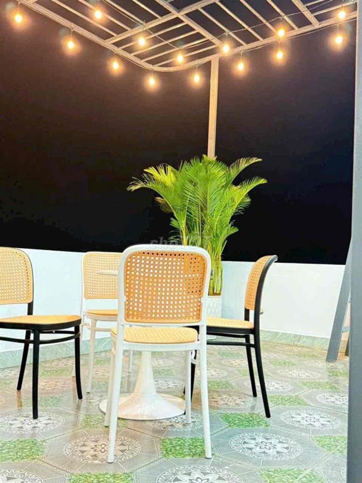 Cho Thuê Nhà Mới Sạch Sẻ DT 180m2 1Trệt 2Lầu 4Pn 4Wc Sẳn Nội Thất