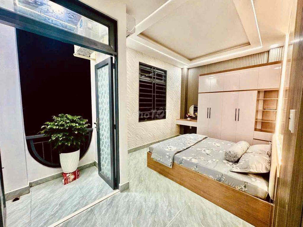 Cho Thuê Nhà Mới Sạch Sẻ DT 180m2 1Trệt 2Lầu 4Pn 4Wc Sẳn Nội Thất