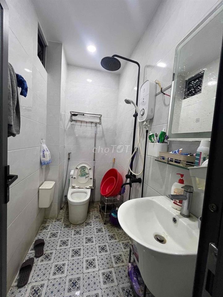 Cho Thuê Nhà Full Nội Thất DT 6x12 1Trệt 1Lầu 3Pn 2Wc 1/ Ngắn TNV