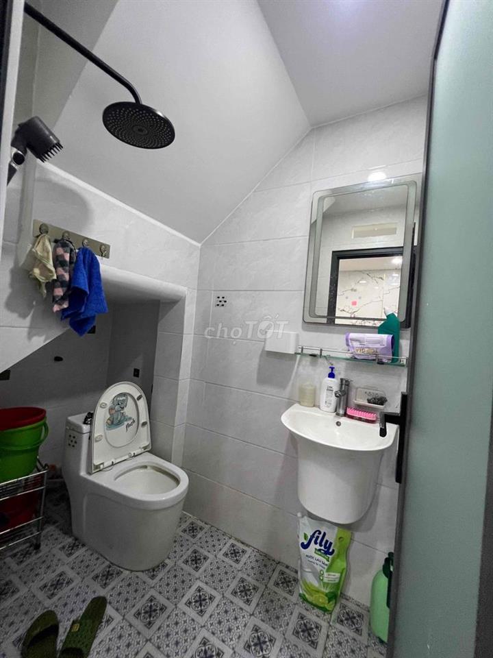 Cho Thuê Nhà Full Nội Thất DT 6x12 1Trệt 1Lầu 3Pn 2Wc 1/ Ngắn TNV