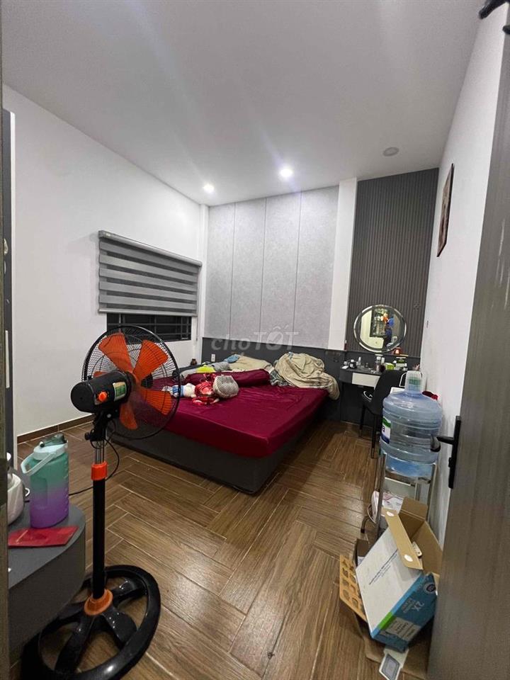 Cho Thuê Nhà Full Nội Thất DT 6x12 1Trệt 1Lầu 3Pn 2Wc 1/ Ngắn TNV