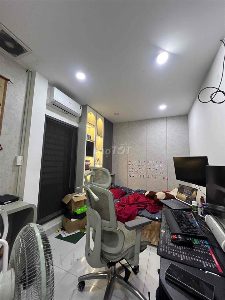 Cho Thuê Nhà Full Nội Thất DT 6x12 1Trệt 1Lầu 3Pn 2Wc 1/ Ngắn TNV