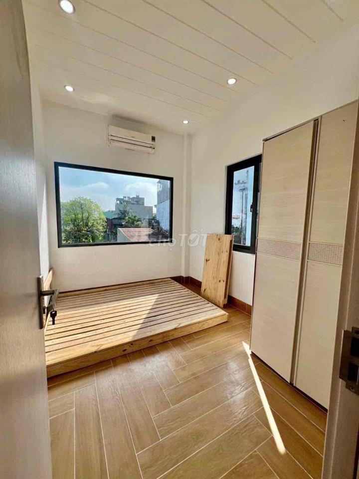 Cho Thuê Nhà Sạch Đẹp DT 140m2 1Trệt 1Lửng 3Pn 2Wc Sân Đậu Ôtô