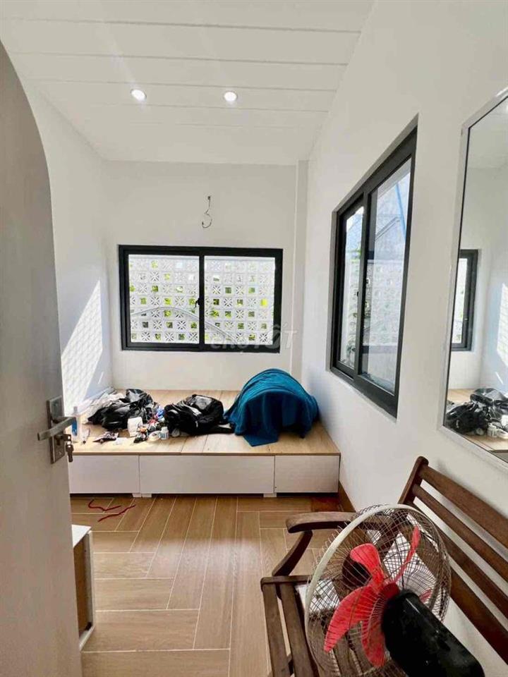 Cho Thuê Nhà Sạch Đẹp DT 140m2 1Trệt 1Lửng 3Pn 2Wc Sân Đậu Ôtô