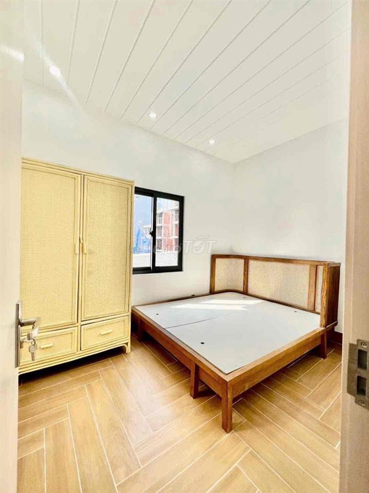 Cho Thuê Nhà Sạch Đẹp DT 140m2 1Trệt 1Lửng 3Pn 2Wc Sân Đậu Ôtô