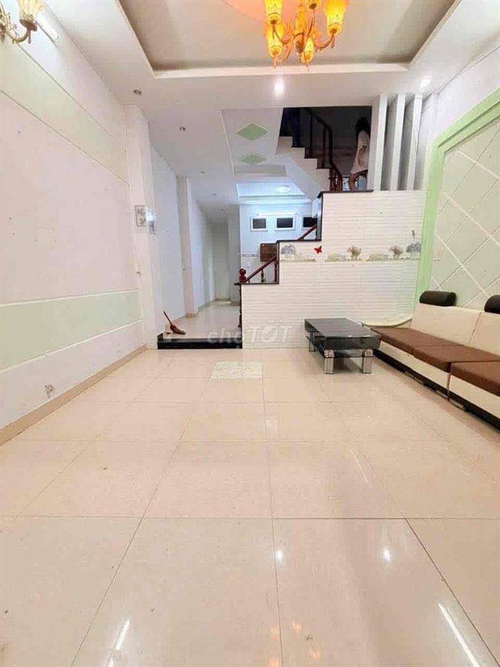 Cho Thuê Nhà DT 200m2 1Trệt 3Lầu 6Pn 4Wc Hẻm Xe Tải Ngã Tư Ga