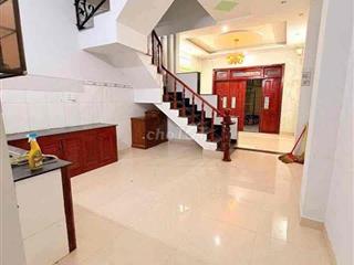 Cho Thuê Nhà DT 200m2 1Trệt 3Lầu 6Pn 4Wc Hẻm Xe Tải Ngã Tư Ga
