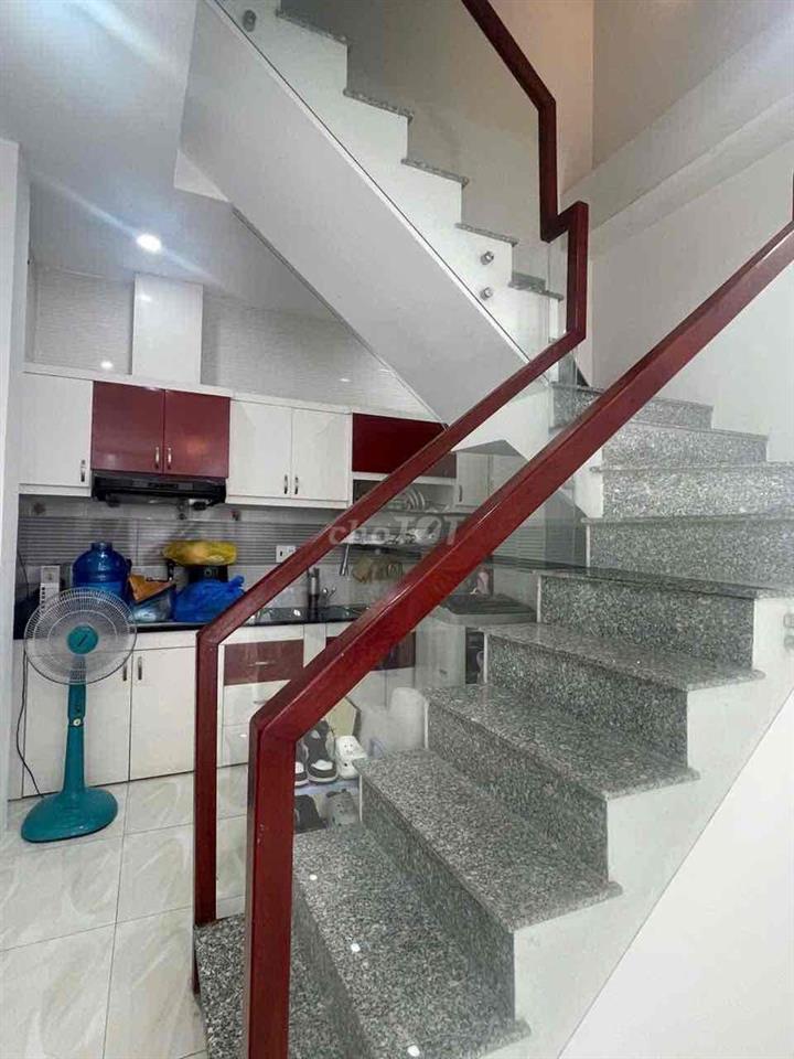 mặt tiền hẻm hợp vpcty ở lâu dài