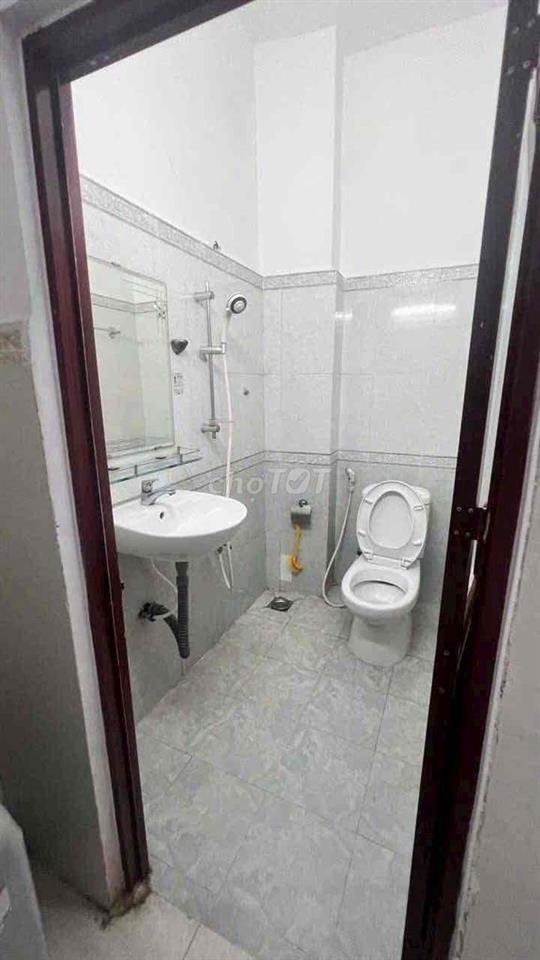 🥝 Nhà nguyên căn 2 phòng ngủ, có máy lạnh, tủ lạnh – 8tr/tháng, Gò Vấp
