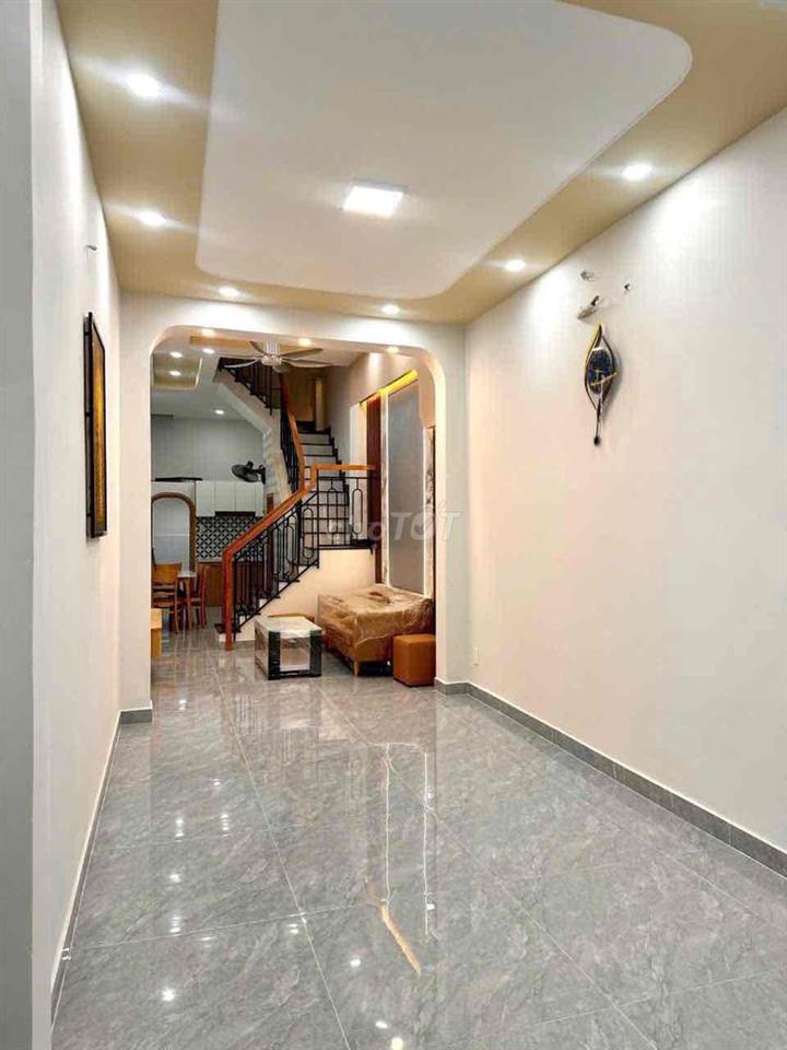 * Nhà nguyên căn mặt tiền 153 Thống Nhất, P11
