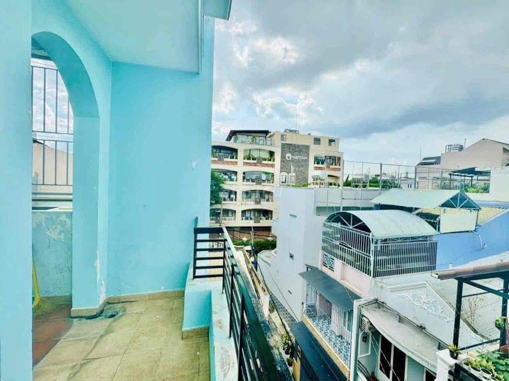 Cho thuê nhà nguyên căn ngay cv làng hoa gò vấp