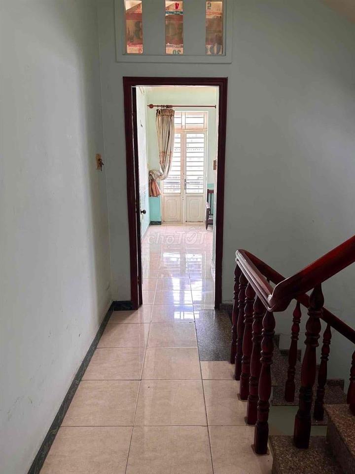 Cho thuê nhà nguyên căn ngay cv làng hoa gò vấp