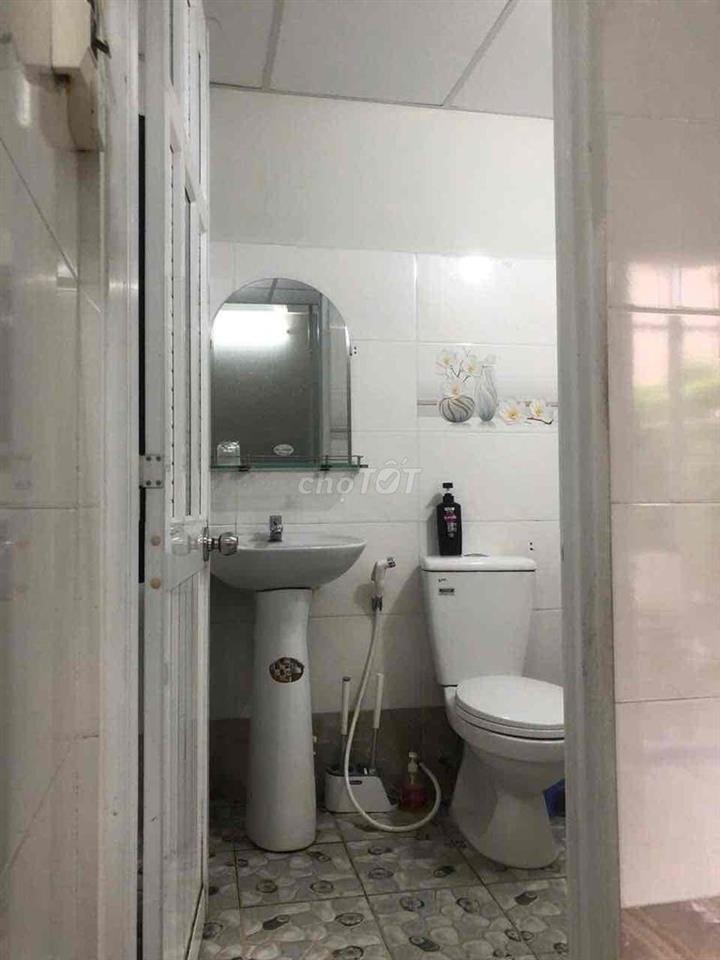 Cho thuê nhà hẻm xe hơi vào tận cửa ngay Emart Phan Huy Ích Gò Vấp