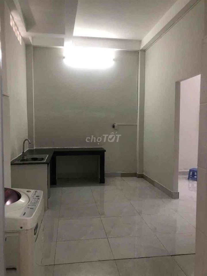 Cho thuê nhà hẻm xe hơi vào tận cửa ngay Emart Phan Huy Ích Gò Vấp